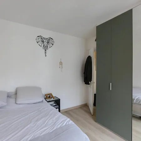 Magnificent Renovated In 17th Apartment *