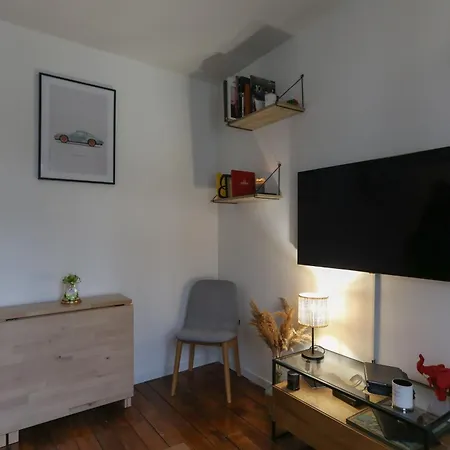 Magnificent Renovated In 17th Apartment Paris